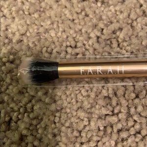 F.A.R.A.H gold makeup 35E tapered blending brush